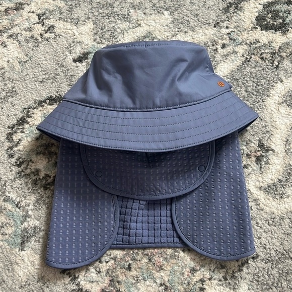 Lululemon Fleece-Lined Convertible Hiking Bucket Hat